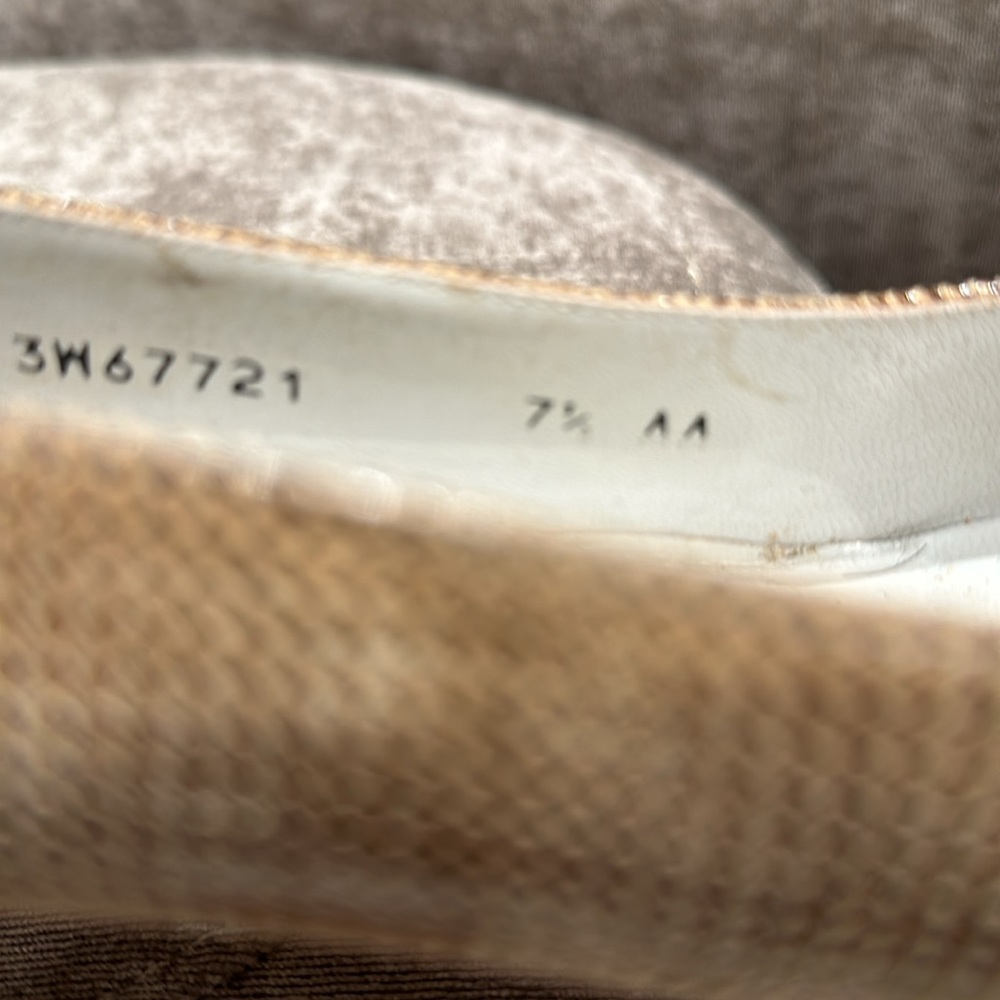 Start Weitzman Short Block Heels Size 7. 1/2 Narr… - image 3